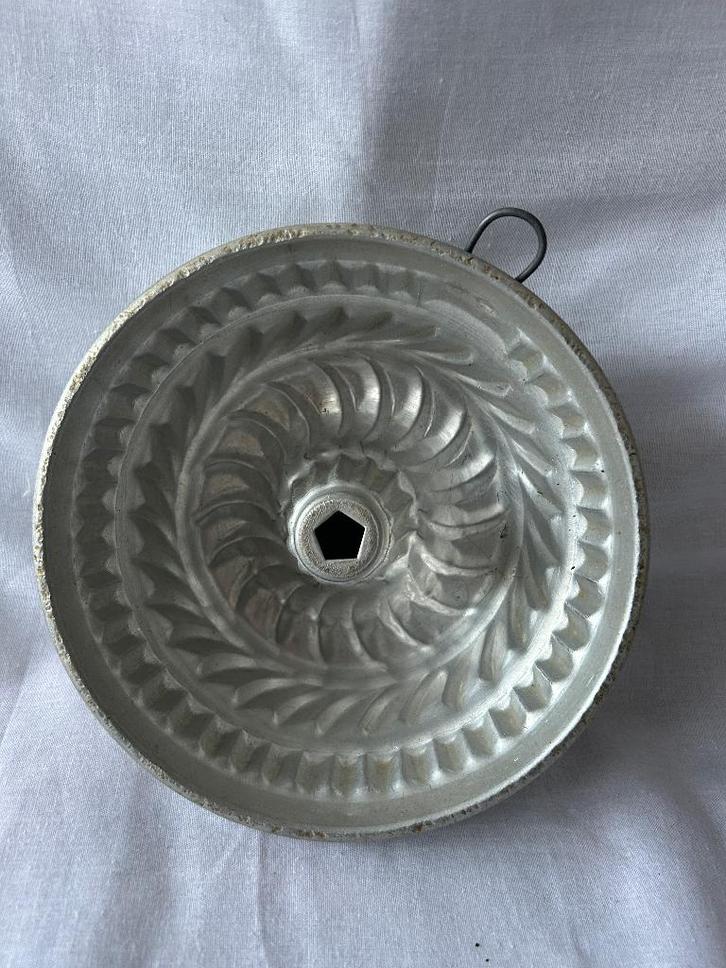 Vintage retro  jaren 50/60 tulband bakblik 19 cm doorsnee, Antiek en Kunst, Antiek | Keukenbenodigdheden, Ophalen of Verzenden