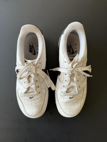 Nike Air kinderschoen maat 36.5 beschikbaar voor biedingen