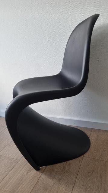 Vitra Verner Panton S Chair Zwart Mat nieuwe hoogte beschikbaar voor biedingen