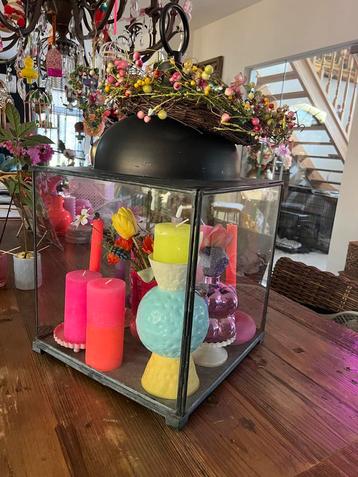 Grote Kaarsenlantaarn / Vitrinekastje beschikbaar voor biedingen