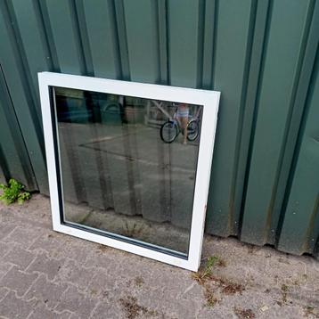 Te koop meerdere aluminium ramen met dubbel glas. beschikbaar voor biedingen