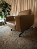 Lederen design fauteuil | Taupe | zwarte poten |, Ophalen, Design, Zo goed als nieuw, 50 tot 75 cm