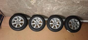 Winterbanden met velgen beschikbaar voor biedingen