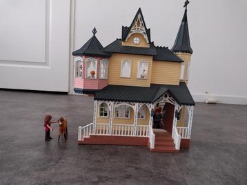 Leuk Playmobil huis Lucky en gezin  beschikbaar voor biedingen
