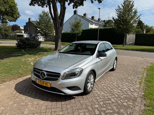 Mercedes Benz A-Klasse A180 1.6 Blue EFF Aut7 2014 Grijs, Auto's, Mercedes-Benz, Particulier, A-Klasse, Benzine, B, Hatchback