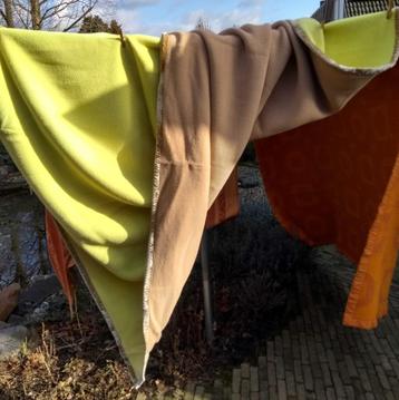 Vintage MOUSSE 2 kleurig deken Geel bruin. 2.20 x 1.85 mtr beschikbaar voor biedingen