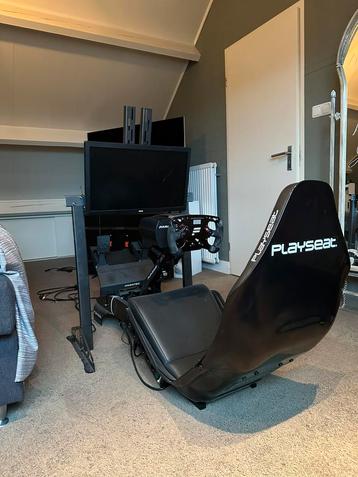 Complete Playseat Racestimulator met Fanatec Stuur & Pedalen beschikbaar voor biedingen
