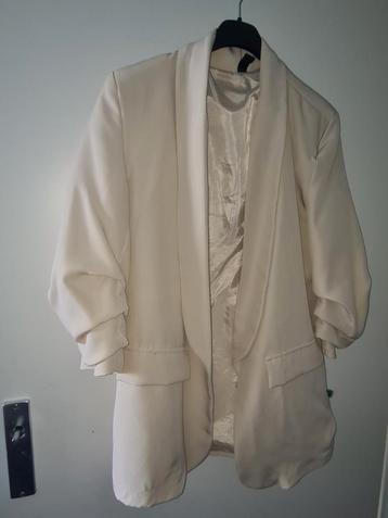 Mooie blazer creme kleurig maat M