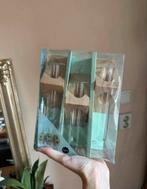 Nieuw in verpakking: drie houten wandvaasjes voor stekjes, Ophalen of Verzenden