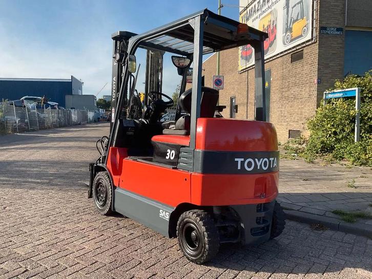 Toyota 7FBMF30 3000KG 5.000METER HEFTRUCK (bj 2012), Zakelijke goederen, Machines en Bouw | Heftrucks en Intern transport, Heftruck