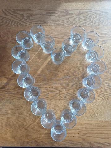 20 borrelglaasjes of theelichthouders beschikbaar voor biedingen