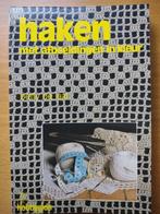 Haken - Betty de Laat - Hobbygids, Ophalen of Verzenden, Zo goed als nieuw, Haken, Patroon of Boek