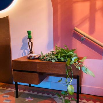 Vintage bijzettafel /ladekastje /platentafel, jaren ‘60/‘70 beschikbaar voor biedingen