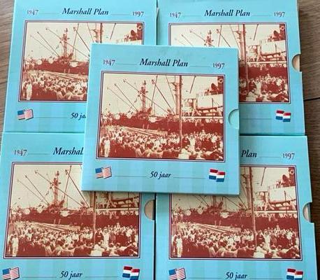 Zilveren tiengulden munt Marshall Plan 1997 FDC set van 5 st, Postzegels en Munten, Munten en Bankbiljetten | Verzamelingen, Nederland