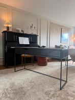 Modern bureau van essenhout met metalen onderstel, Ophalen, Zo goed als nieuw, Bureau