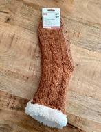 Zeeman gebreide huissokken bruin met noppen en fluffy bont, Sokken en Kniesokken, Bruin, Zeeman, Nieuw