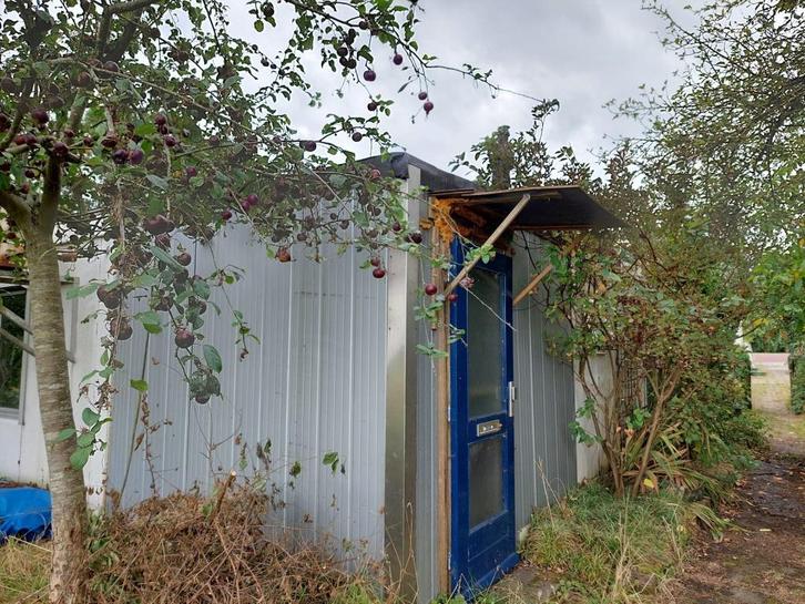 Gratis af te halen vier geschakelde oude woonunits., Zakelijke goederen, Machines en Bouw | Keten en Containers, Ophalen