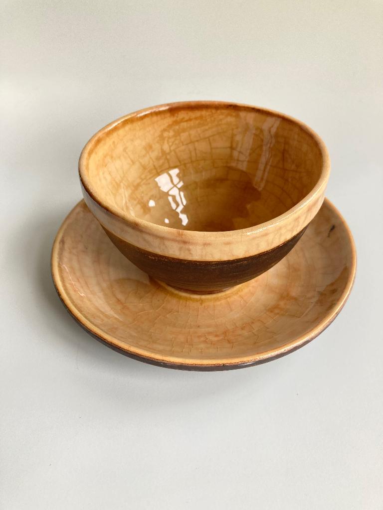 Cor v Tricht potterie Driehoek Drenthe sauskom en suikerpot, N, Keramiek, Ophalen of Verzenden, Overige stijlen