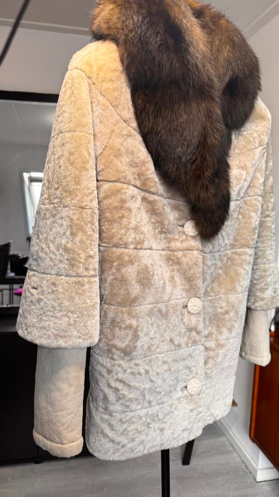 BIZZON luxe bontjas – mouton met sabelkraag, Kleding | Heren, Ophalen of Verzenden, Nieuw, Maat 46 (S) of kleiner, Beige