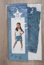 KORTE SPIJKERBROEK in de maat 104/110 te koop, Kinderen en Baby's, Kinderkleding | Maat 104, Ophalen of Verzenden, Nieuw, Meisje