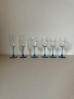 Vintage wijn en champagnegazen blauwe poot, Verzamelen, Glas en Borrelglaasjes, Ophalen of Verzenden, Zo goed als nieuw