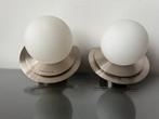 Twee moderne design wandlampen RVS en satijnglas, Huis en Inrichting, Lampen | Wandlampen, Ophalen of Verzenden, Zo goed als nieuw