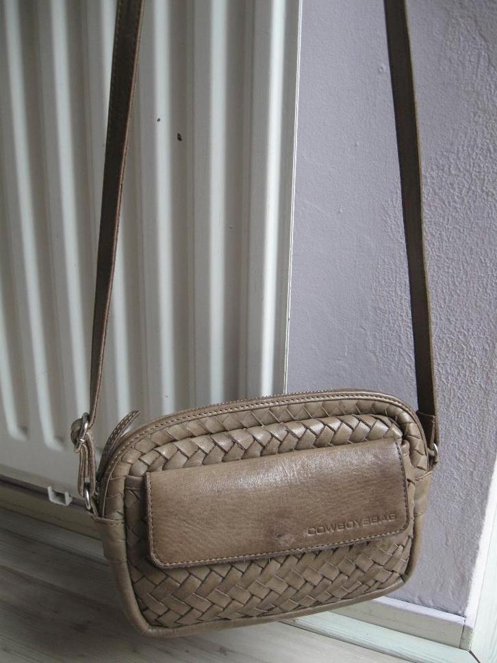 COWBOYSBAG apart grijsbruin schoudertasje goede staat, Sieraden, Tassen en Uiterlijk, Tassen | Damestassen, Zo goed als nieuw