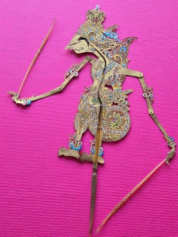 Wayang Kulit Pop - Indonesische Schaduwpop beschikbaar voor biedingen