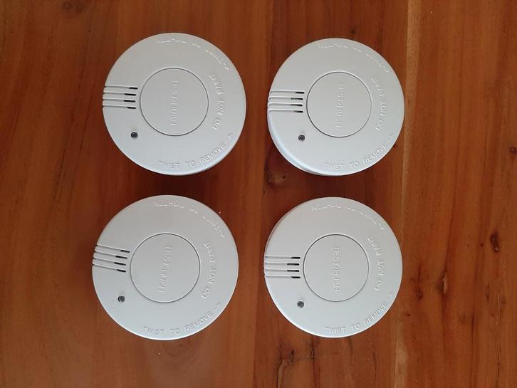 Rookmelders compleet met magneet bevestiging, Doe-het-zelf en Verbouw, Alarmsystemen, Gebruikt, Detector, Sensor of Melder, Rook