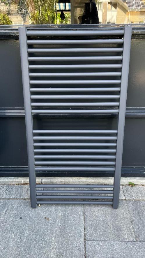 Radiator - antraciet/grijs  [Nooit gebruikt!], Doe-het-zelf en Verbouw, Verwarming en Radiatoren, Nieuw, Radiator, 800 watt of meer