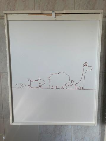 Opklapbare wand commode beschikbaar voor biedingen