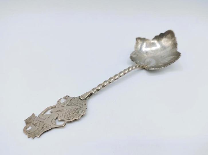 Zilveren djokja suikerlepel met wajang pop, Indonesië, 25 gr, Antiek en Kunst, Antiek | Bestek, Verzenden