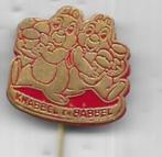 KNABBEL EN BABBEL EEKHOORN STRIP SPELD RODE UITGAVE, Verzamelen, Speldjes, Pins en Buttons, Verzenden, Gebruikt, Overige onderwerpen