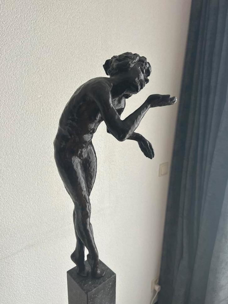 Bronzen beeld van een vrouw van Frank Stoopman, Antiek en Kunst, Kunst | Beelden en Houtsnijwerken, Ophalen of Verzenden