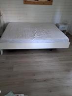 Bed met matras 160x200, Ophalen, Zo goed als nieuw, Twijfelaar, 200 cm