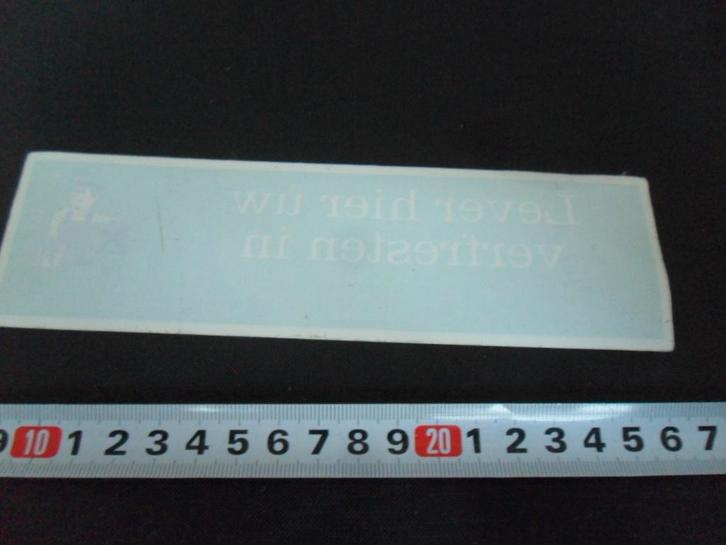 sticker raamsticker Lever hier uw verfresten in, Hobby en Vrije tijd, Stickers en Plaatjes, Zo goed als nieuw, Sticker, Ophalen