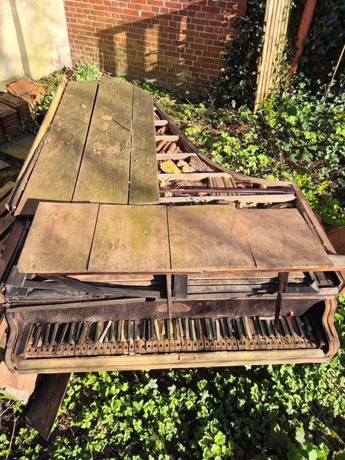 Gratis af te halen:kleine vleugel/ piano, Muziek en Instrumenten, Instrumenten | Onderdelen, Gebruikt, Ophalen