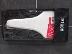 Nihon vechtsport kruisbeschermer kleur wit incl tas nieuw!!!, Ophalen of Verzenden, Nieuw, Overige, Vechtsportbescherming