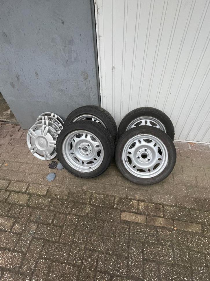 Smart wielen met winterbanden en BMW LM, Auto-onderdelen, Banden en Velgen, Band(en), Winterbanden, 15 inch, 175 mm, Personenwagen