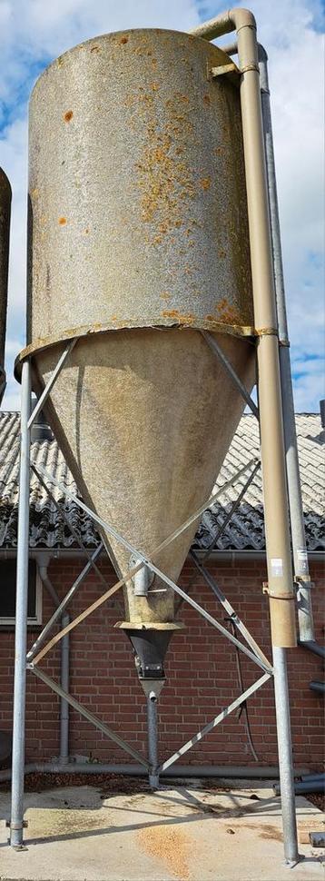 Voer silo 6 ton beschikbaar voor biedingen