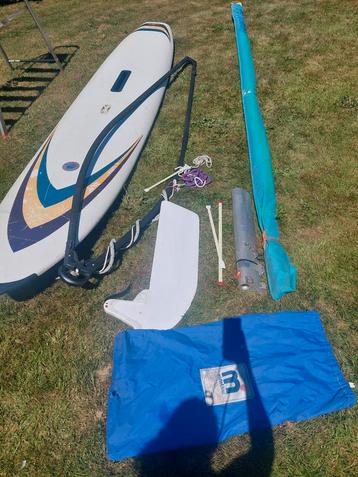 Mistral surfplank met toebehoren windsurfen beschikbaar voor biedingen