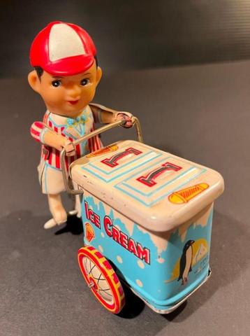 Blikken Ice Cream driewieler met poppetje beschikbaar voor biedingen