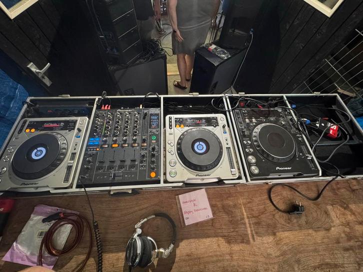 Complete Pioneer DJ Set met Flightcase & Extra's!, Muziek en Instrumenten, Dj-sets en Draaitafels, Zo goed als nieuw, Pioneer