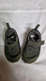 Leuke legergroene gympjes maat 23.5, Jongetje of Meisje, Ophalen of Verzenden, Nike, Gebruikt