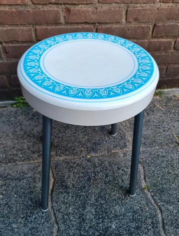 Carrara & Matta design kruk zitkruk met nostalgische print beschikbaar voor biedingen