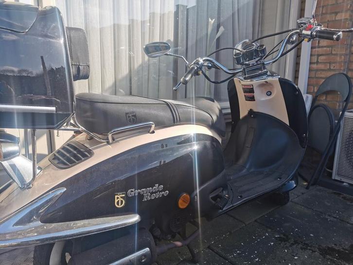 Retro Scooter - Grande Retro - Weinig kilometers!, Fietsen en Brommers, Snorfietsen en Snorscooters, Zo goed als nieuw, Overige merken