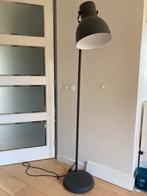 Staande vloerlamp IKEA grijs antraciet, Huis en Inrichting, Lampen | Vloerlampen, Ophalen, Zo goed als nieuw, 150 tot 200 cm