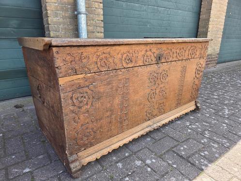 Gratis zeer oude dekenkist, Huis en Inrichting, Woonaccessoires | Kisten, Gebruikt, 50 tot 75 cm, 50 tot 75 cm, 100 tot 150 cm