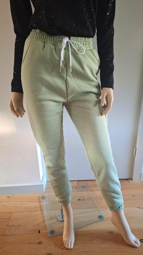 Licht Groene Joggingbroek valt als S/M, zachte teddy voering, Kleding | Dames, Huispakken, Nieuw, Maat 38/40 (M), Groen, Ophalen of Verzenden