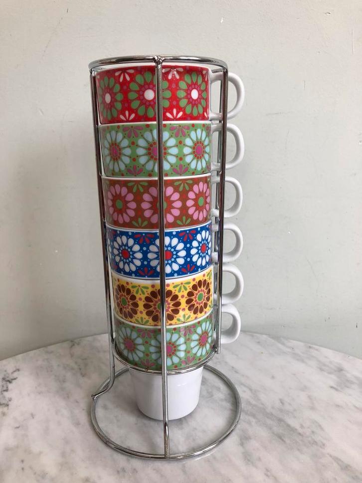 pt. Present time, 6 stapelbare mokken in chromen houder, Huis en Inrichting, Keuken | Servies, Zo goed als nieuw, Ophalen of Verzenden